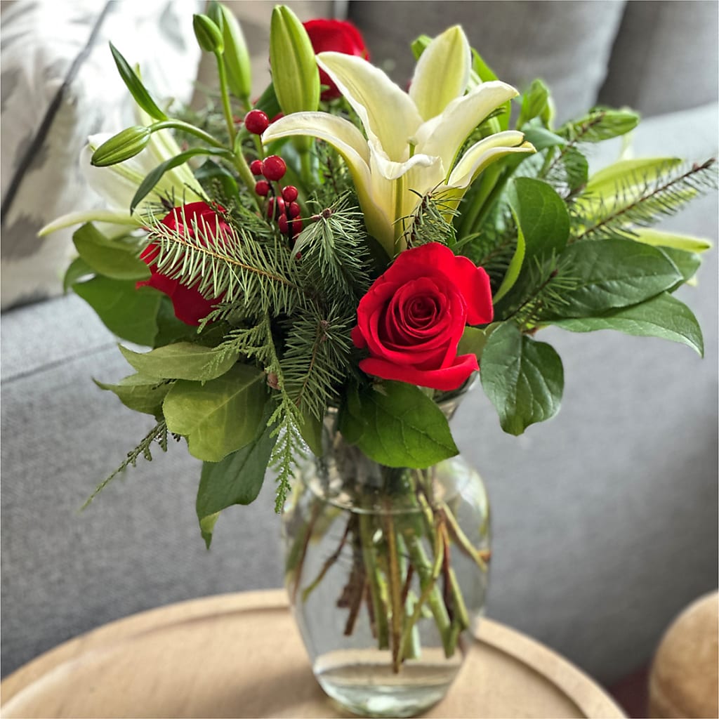 Sparkling Snowflakes Bouquet –  Blossom Bloom, Orlando FL